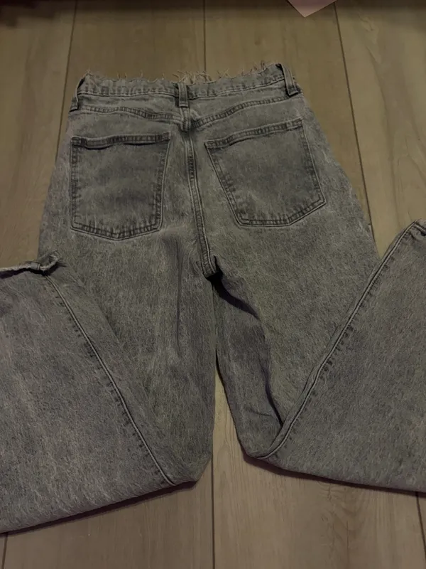 Universal Thread Jeans - Image 2