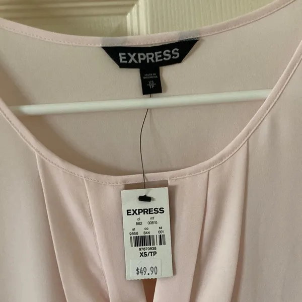 EXPRESS Blouse Work Top Pale Pink Size XS Notch Pleat Business Formal Shirt NWT - Image 2