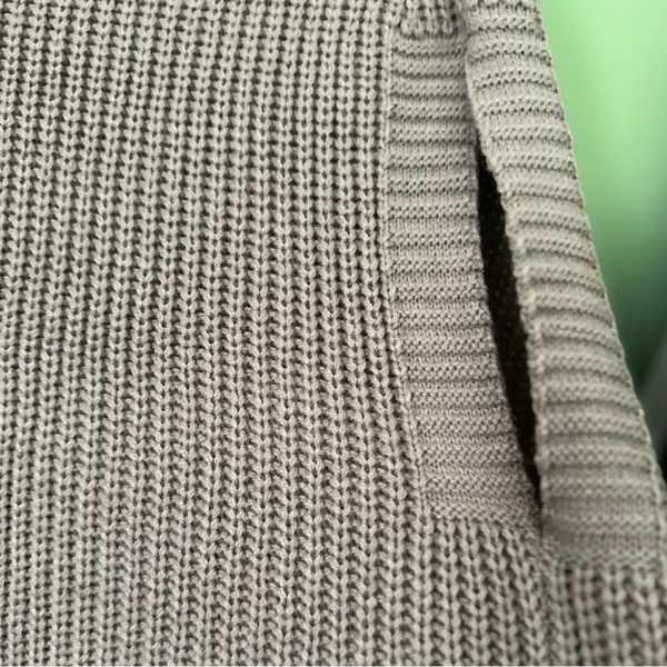 Beige knitted sweater poncho sleeveless blouse & matching long sleeve top M - Image 3