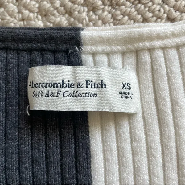 Abercrombie & Fitch Colored Blocked Plush Ribbed Knit Long Sleeve Sweater XS - Image 2