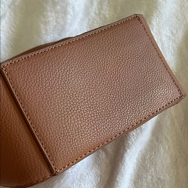 NWOT/ Never Used Steve Madden Tan Embossed Crossbody Bag - Image 8