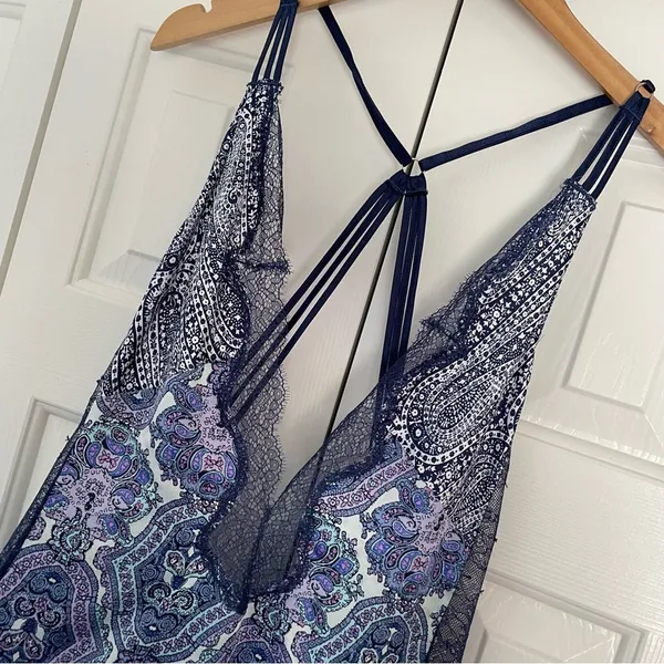 Victoria’s Secret Deep V Satin Lace Paisley Print Slip Dress Intimates Sz Medium - Image 7