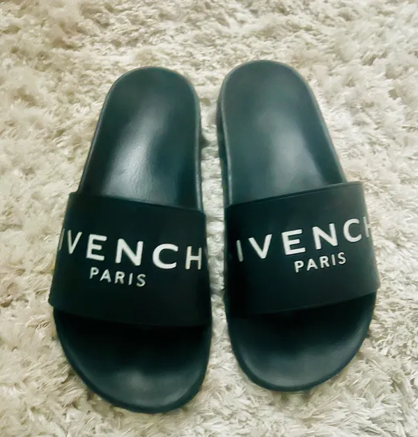 Givenchy - Image 2