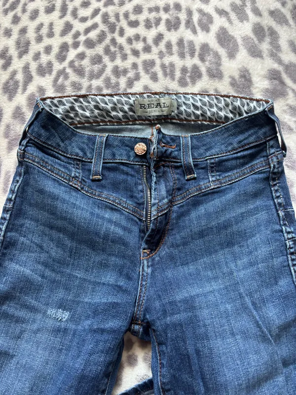 Ariat High-Rise Straight Jeans - Image 4