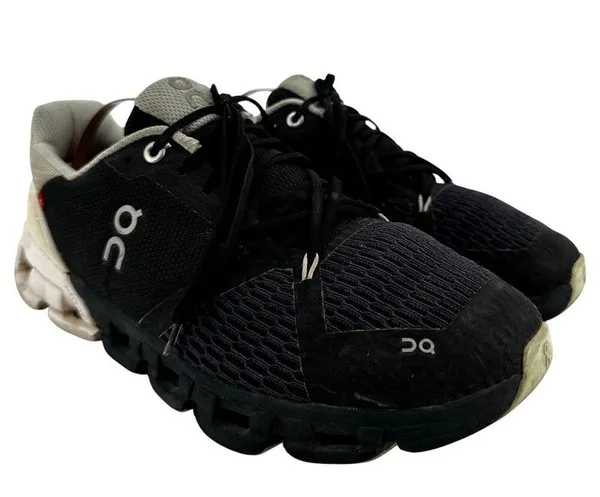 ON Cloudflyer 4 Road Running Shoes CloudTec Athletic Lace Up Black White 8 - Image 2