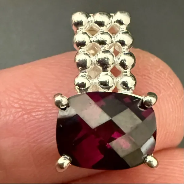 925 Sterling Silver Red Gemstone Garnet Cushion Cut Pendant 2g. - Image 7