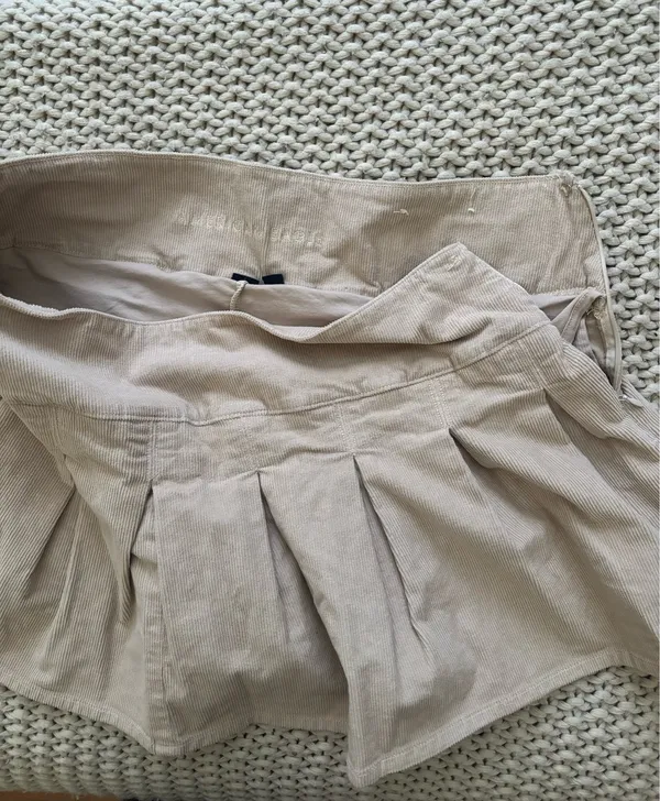 American Eagle Pleated Skirt - Image 3