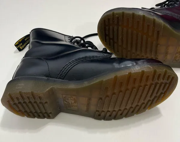 Dr. Martens 1460 Smooth Leather Lace Up Boots Size 6 - Image 12