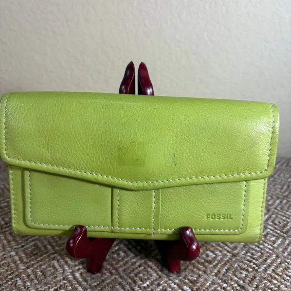 Fossil Green Leather Wallet - Image 2