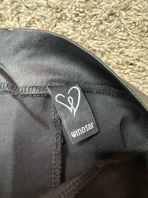 Windsor Black Leather Shorts - Image 3