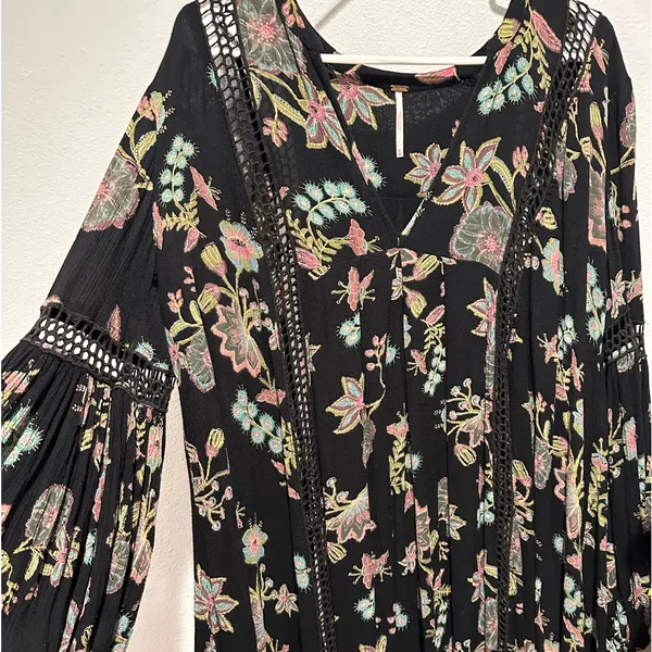 Free People black floral Just the Two of Us tunic blouse M - Image 12