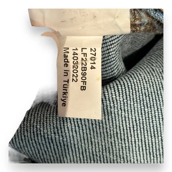 Peter Millar Williamson Straight Leg Crop Jeans‎ Women's Size 26 Long Stretch - Image 5
