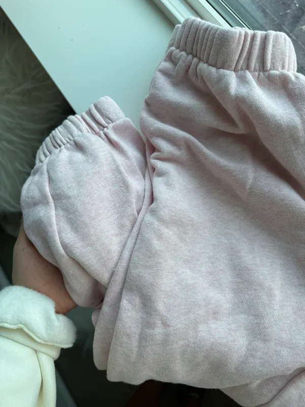Brandy Melville Rare  Rosa Sweatpants - Image 2
