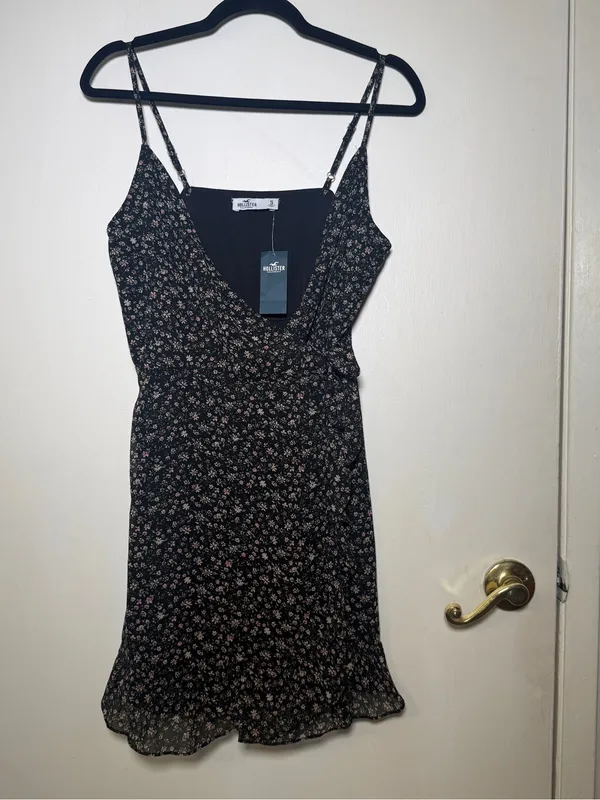 Hollister Black Floral Slip Dress with Pink and Cream Blossoms Small NWT - Image 3