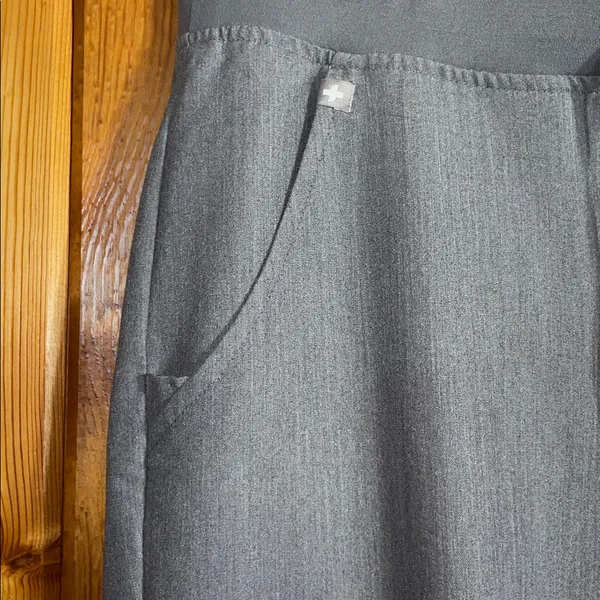 Figs Zamora Jogger Scrub Pants Graphite Gray Size Medium Womens doctor pants - Image 5