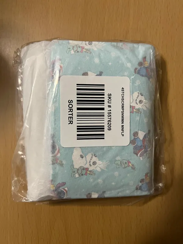 Lounge Fly Disney Lilo & Stitch Snow Day mini wallet - Image 4