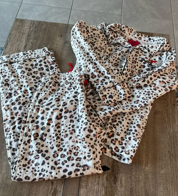 Victoria's Secret pj set - Image 9
