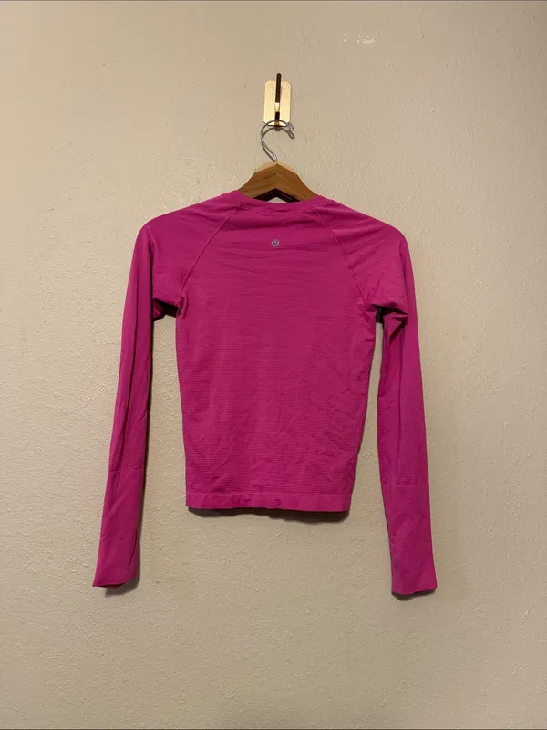 Lululemon swiftly top size 4 bright pink - Image 4