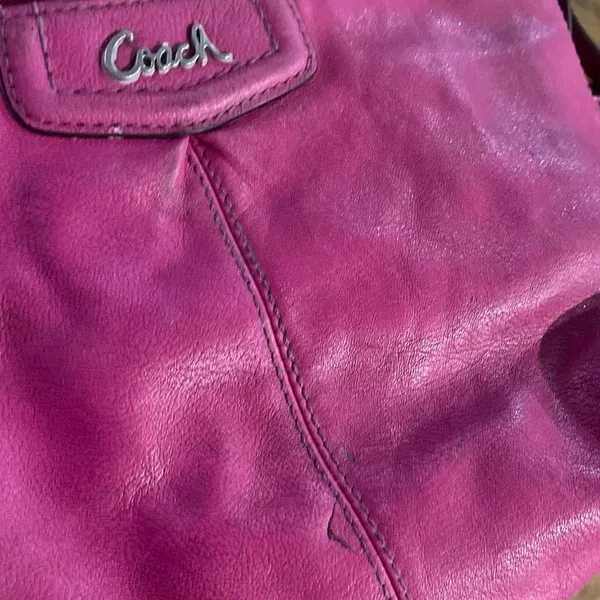 Coach Ashley Fushia Pink Leather Mini Crossbody Purse Handbag Y2K Romantic - Image 6