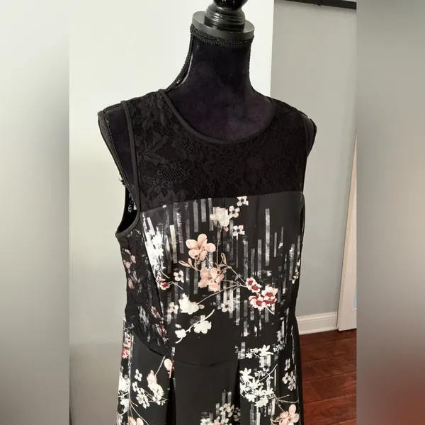 White House | Black Market dress 🌺PRETTY🌷 - Image 5
