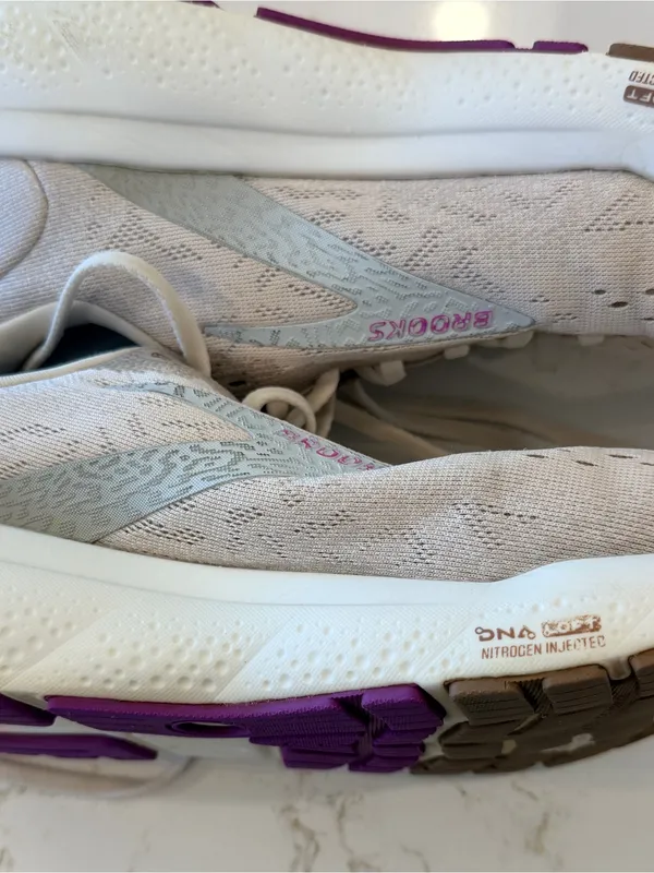Brooks Ghost Max Women’s Running Shoes Taupe / Purple Size 8.5 Medium - Image 2
