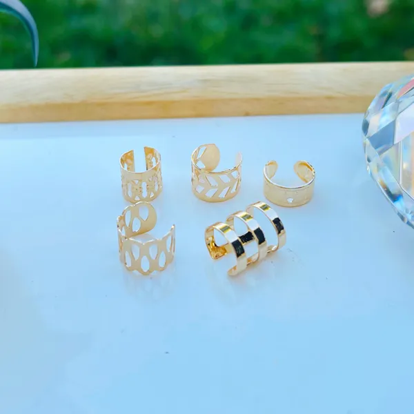 5 Pieces Gold Tone Ear Cuff Set - Image 2