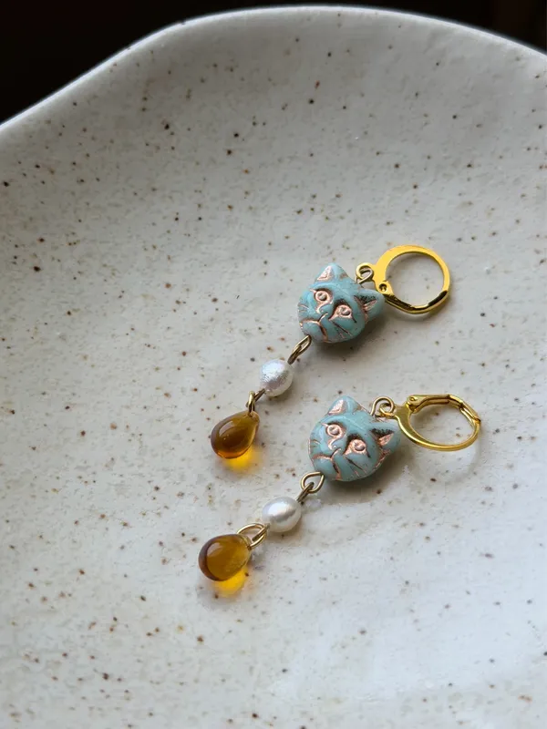 Handmade quality Czech glass cat cute boho fairy vintage style dangle earrings🐈 - Image 5