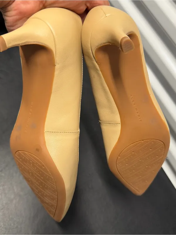 Alex Marie Nude Pointed Toe Kitten Heel Pumps Women’s Size 6Classic Career - Image 2