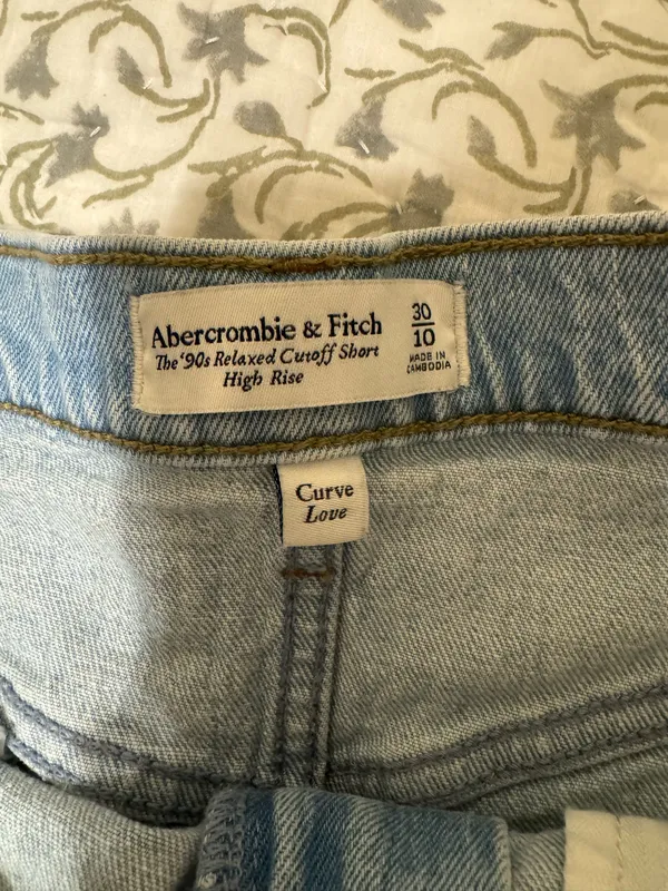 Abercrombie 90s Cut-Off Relaxed Shorts - Image 3