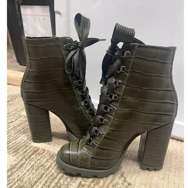 Schutz NEW $158 Zhara Green Croc Embossed Leather Lace Up Chunky Booties Sz‎ 8B - Image 6