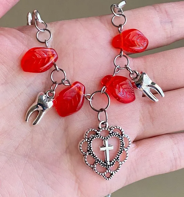 goth punk grunge style heart cross & teeth& red Czech glass leaf necklace💀🌹✝️🦷 - Image 4