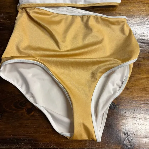 Victoria’s Secret White And Gold One Shoulder Cutout Swimsuit Size‎ Small - Image 7