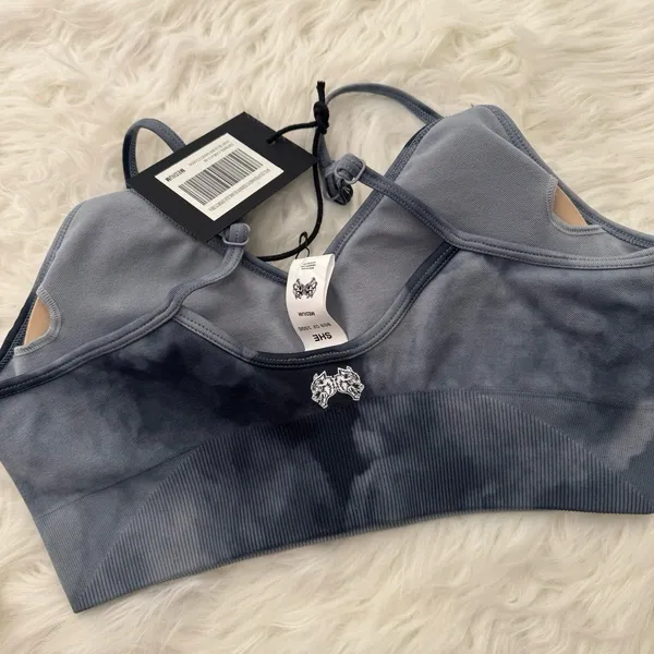 Darc Sport Wolves Pyramid Everson Seamless Sports Bra Blue Big Ghost Clouds Med - Image 6