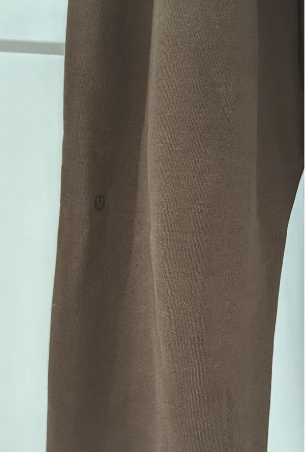 Lululemon Women’s Medium Scuba Mid-Rise Oversized Joggers in Brown - Image 6