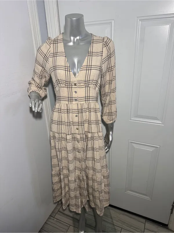 Marine Layer Maeve Maxi Dress NWOT Small Cream Windowpane Plaid Tiered V-Neck - Image 5