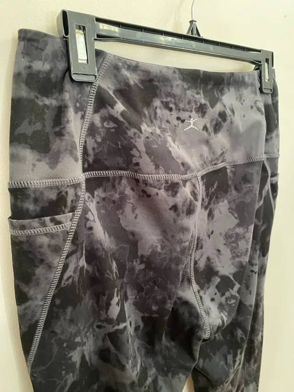 Danskin Black Activewear Leggings with Subtle Logo - Image 4