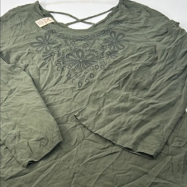 Faded Glory Sage Green Embroidered Blouse - Image 16