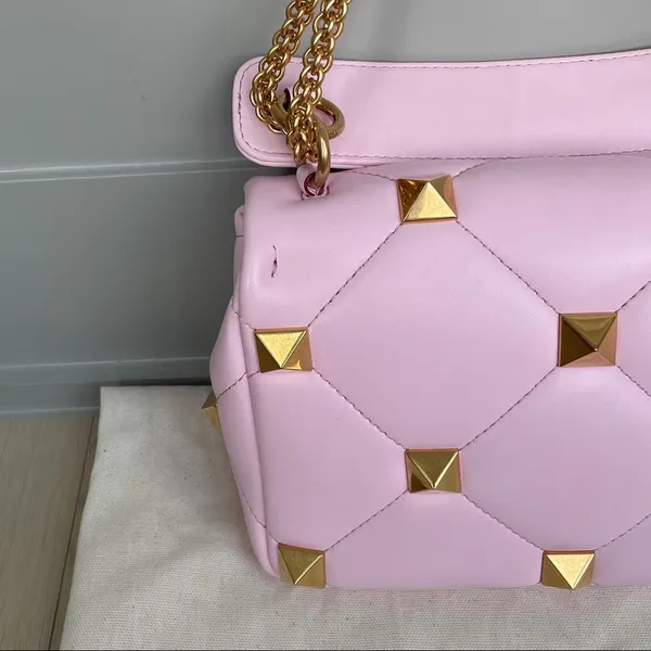 Valentino Garavani Roman Stud Medium Quilted Chain Shoulder Bag - Image 7