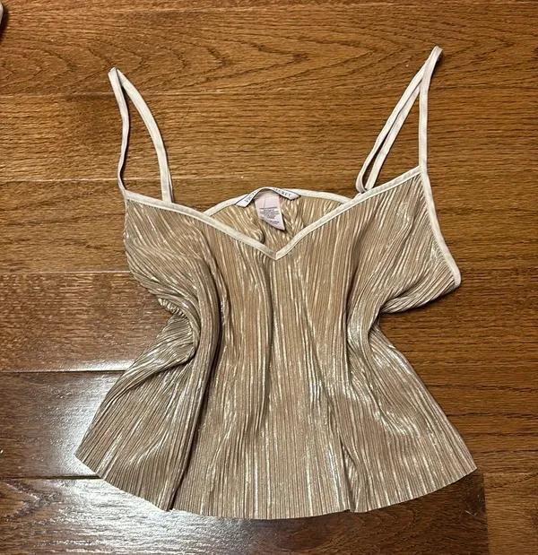 NWOT Victoria’s secret gold shimmer crop spaghetti strap tank top XS - Image 3