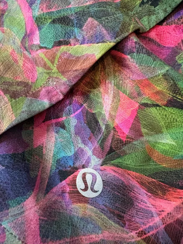 Lululemon speed up 4inch shorts - Image 3