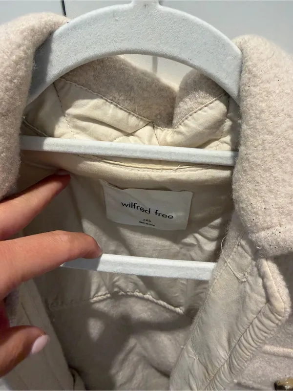 Aritzia Wilfred Free Cream Teddy Jacket - Image 3