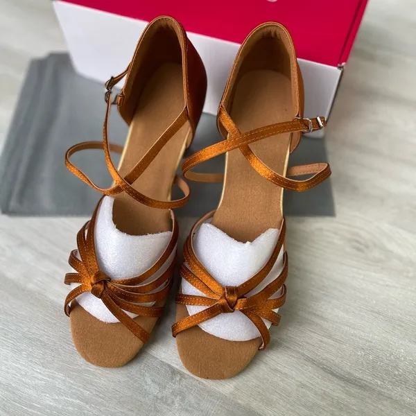 New Elegant Bronze Dance Shoes Size 9 - Image 3