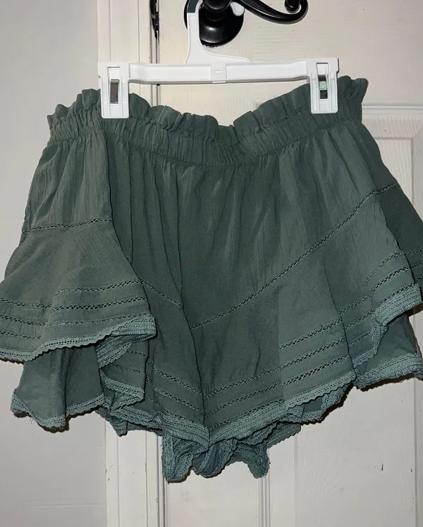 Aerie Green Ruffle Skort - Image 2