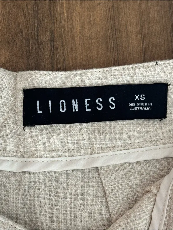 Lioness Linen Mini Skirt - Image 2