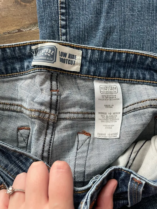 Levi’s Strauss low rise boot cut jeans - Image 3