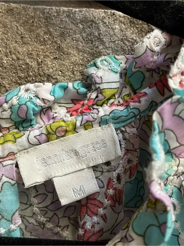 Anthropologie Jennifer Grace Floral Smocked Neck Top in Mint, Lilac, Pink Medium - Image 4