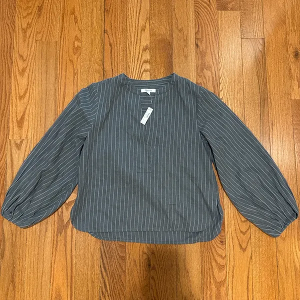 Madewell V Neck Long sleeve Top Size Small NWT - Image 3