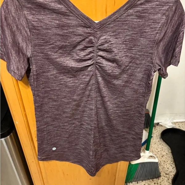 Lululemon  short sleeve top 6 purple - Image 4