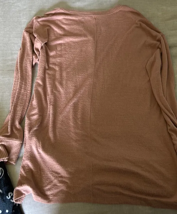 Abercrombie Soft Pink Sweater - Image 2