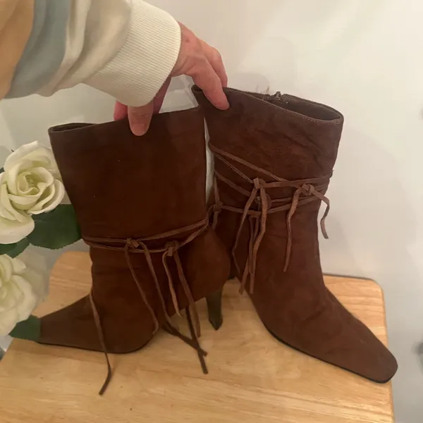 Anne Michelle Boots Size 9 brown suede fringe boots festival ankle boots - Image 4